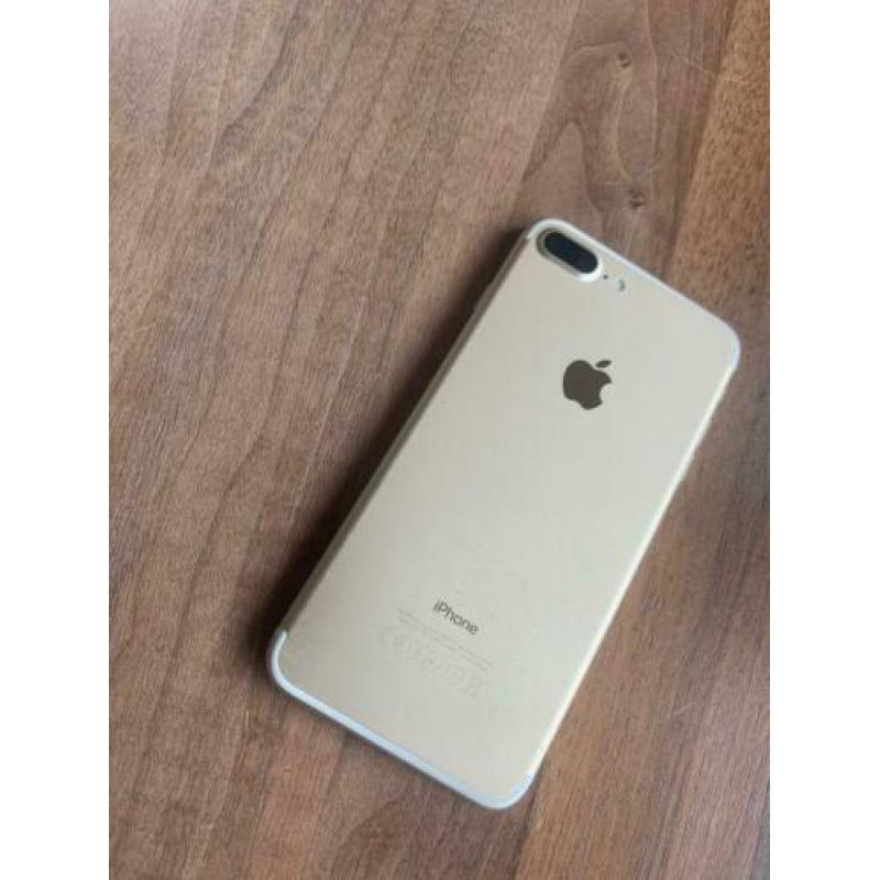 iPhone 7 Plus 32GB Gold + 5 hoesjes