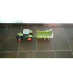 Claas tractor met kruiwagen