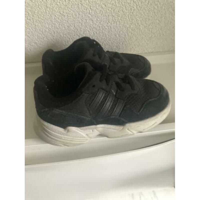 Adidas schoenen maat 24