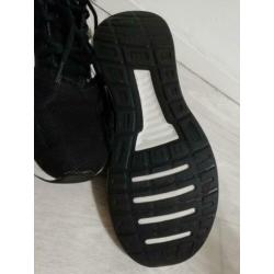 Zwarte Adidas schoenen mt 42 1/5