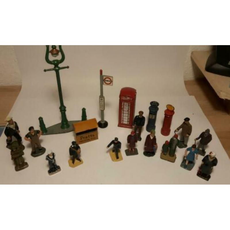 Dinky Toys, GB, telefooncel en figuurtjes etc