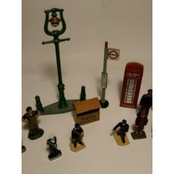 Dinky Toys, GB, telefooncel en figuurtjes etc