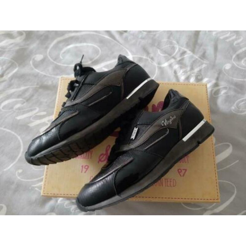 Vingino sneaker maat 36