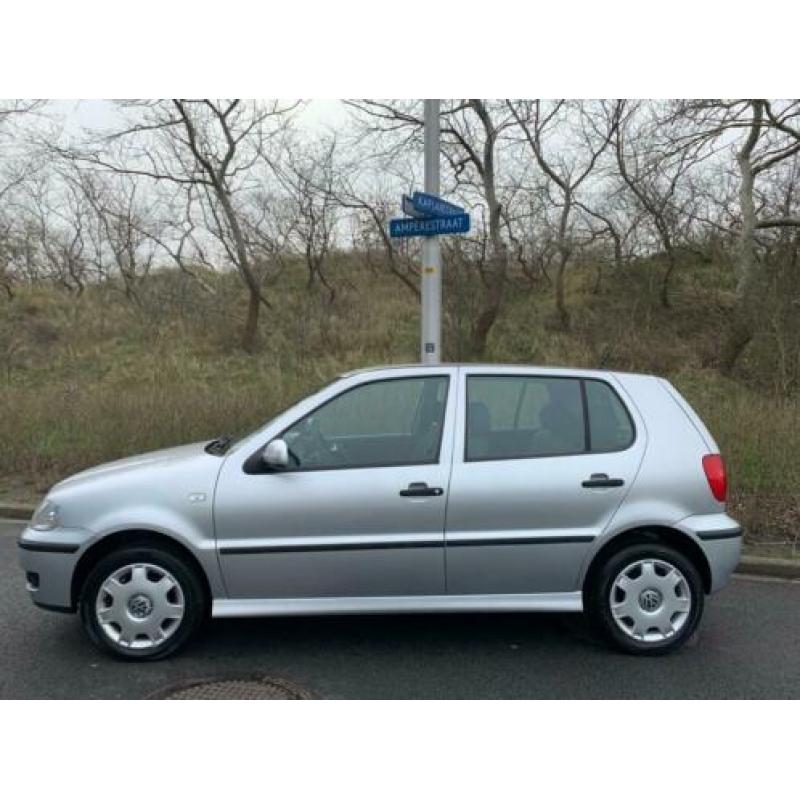 Volkswagen Polo 1.4-16V Comfortline 5DRS NAP!