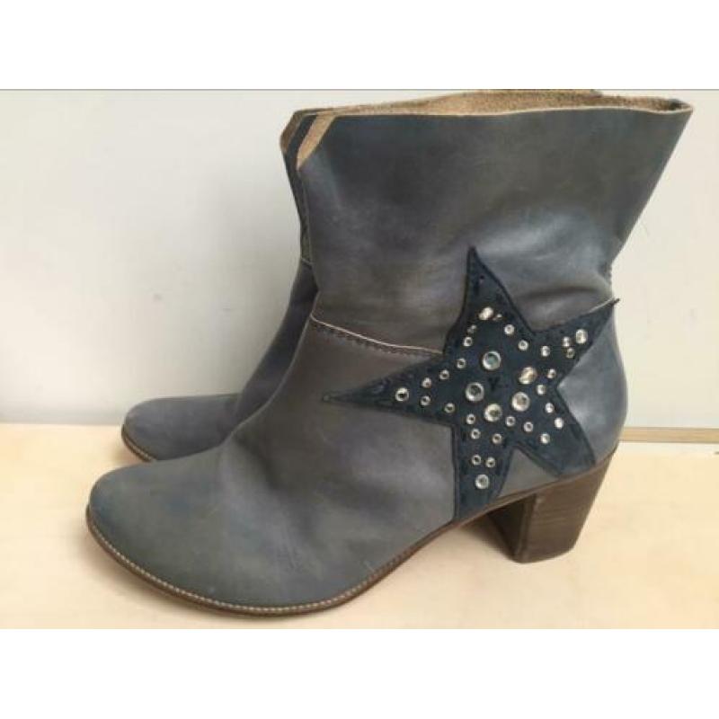 SPM Dames kort laarsje maat 44 leer studs blauw hak 7cm