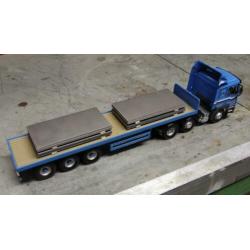 Lading stalen platen voor vlakke trailer WSI Tekno Corgi