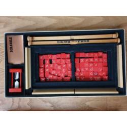 Scrabble de luxe met houten letters en draaitafel