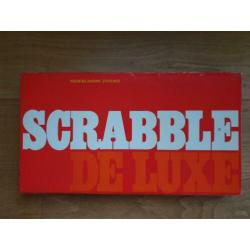 Scrabble de luxe met houten letters en draaitafel