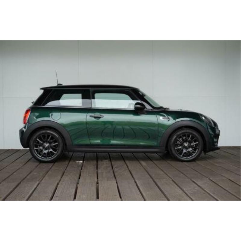 MINI 3-deurs Cooper Business + 16 inch Victory Spoke