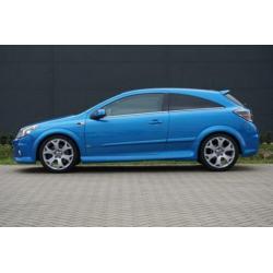 Opel Astra GTC 2.0 T OPC € 11.940,00