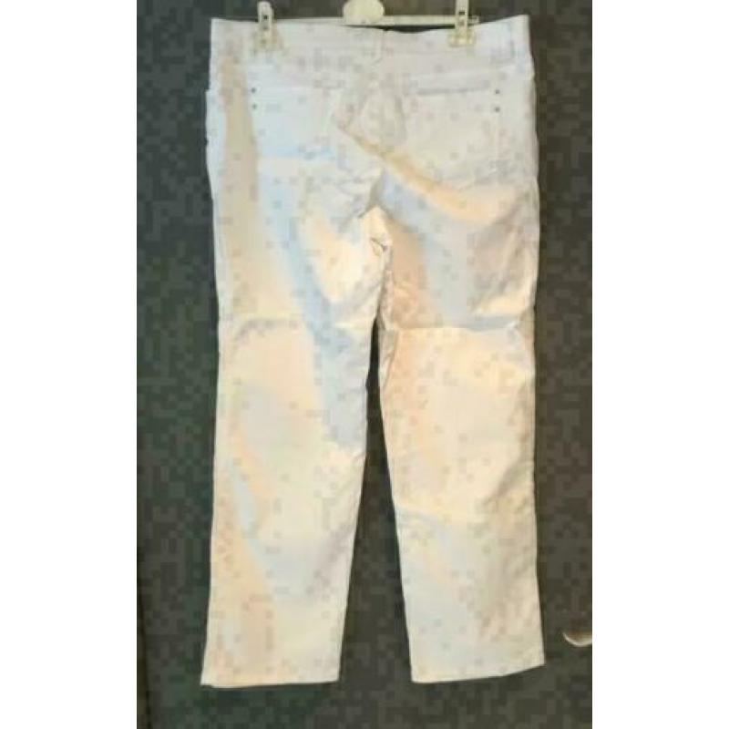 Brax city sport witte broek model Carola maat 46