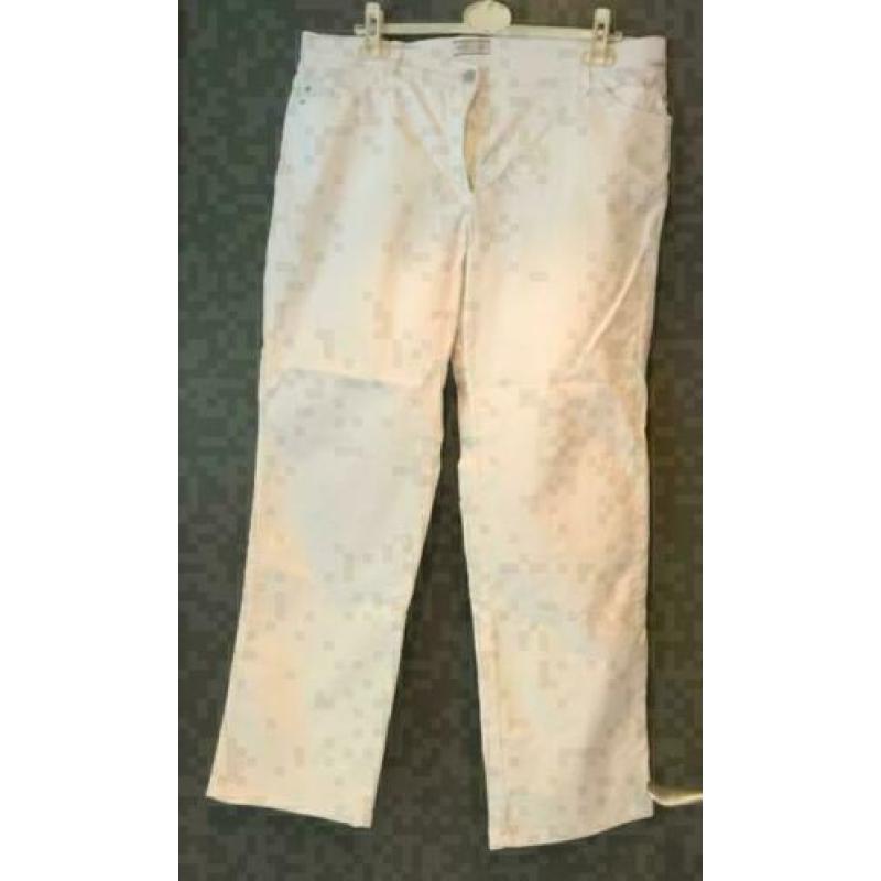 Brax city sport witte broek model Carola maat 46