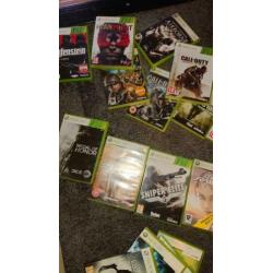 Xbox 360 met 35 games en twee joysticks