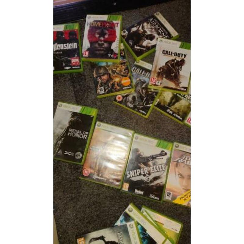 Xbox 360 met 35 games en twee joysticks