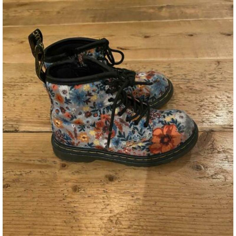 Dr. Martens maat 27