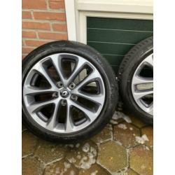 Originele renault megane velgen 205/50 R17 + zomerbanden