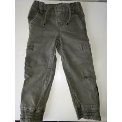 Broek jongen maat 86