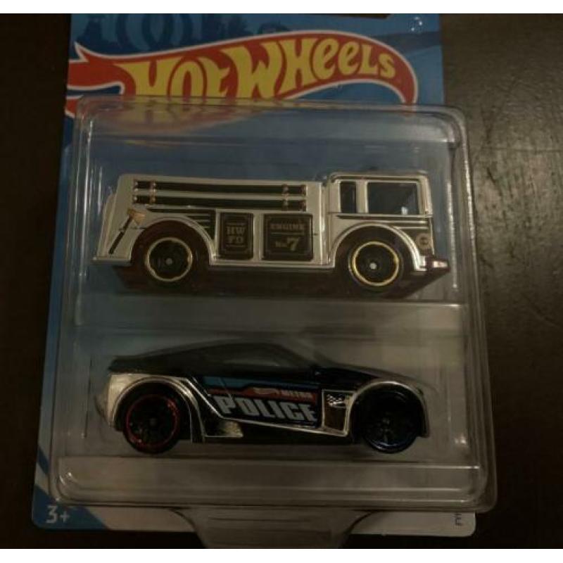 Nieuw in de verpakking HOTWHEELS lanceerbaan en auto’s!!