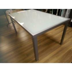 2x tafel modern melkwit glazen blad