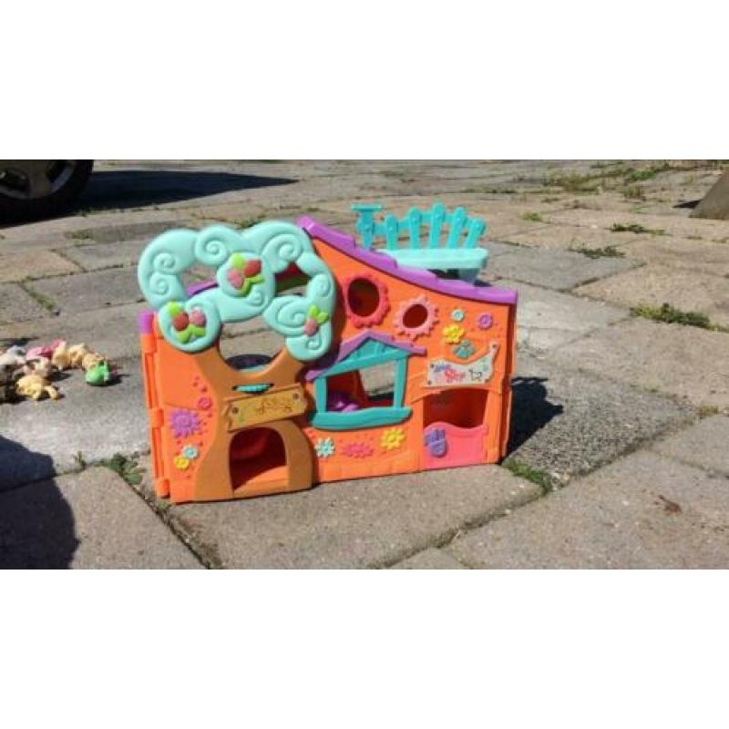 Littlest Pet Shop huis, dieren en extra spullen