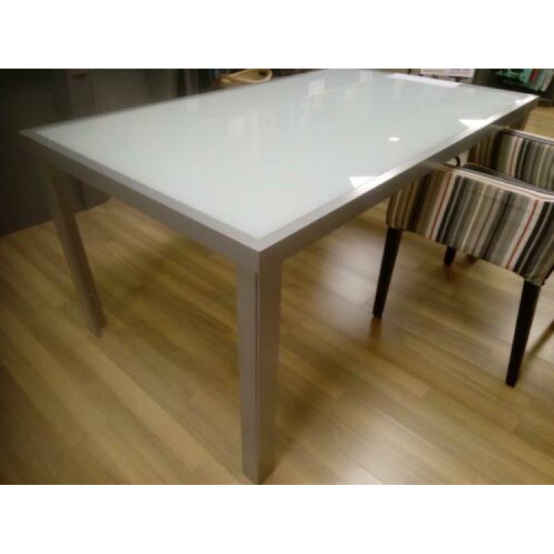 2x tafel modern melkwit glazen blad