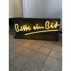 Neon bier reclame Bitte Ein Bit