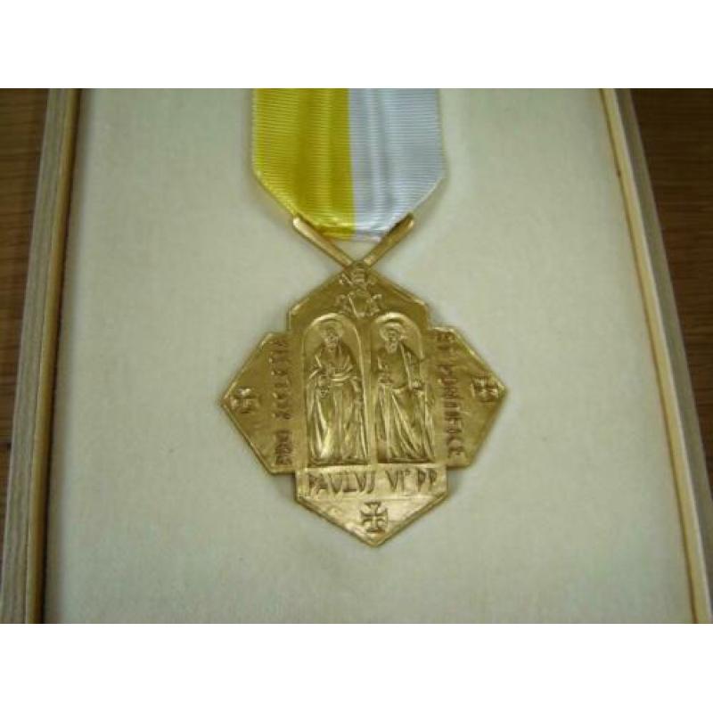 medaille pro ecclesia et pontifice erekruis vaticaan