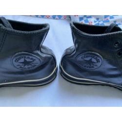 Geleerde zwarte schoenen Converse all stars