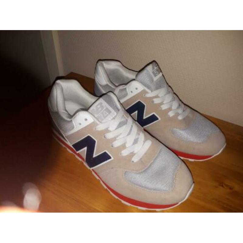 Beige New Balance 574 Sneakers maat 42