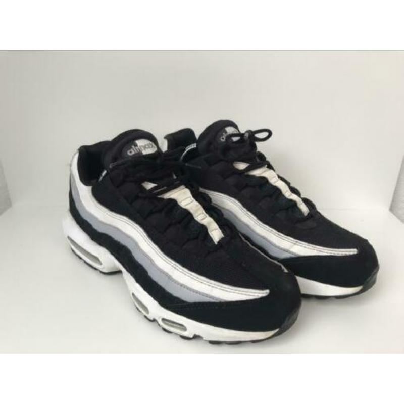 Nike Air Max 95 “ Zwart Wit Grijs” maat 42