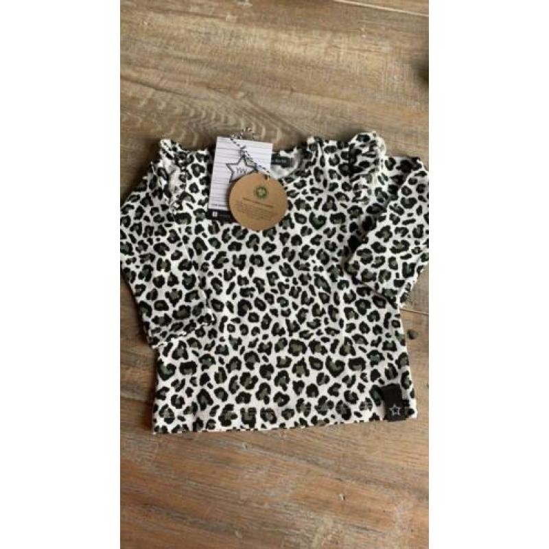 Your wishes Leopard camo ruffle schouder top 62/68 nieuw