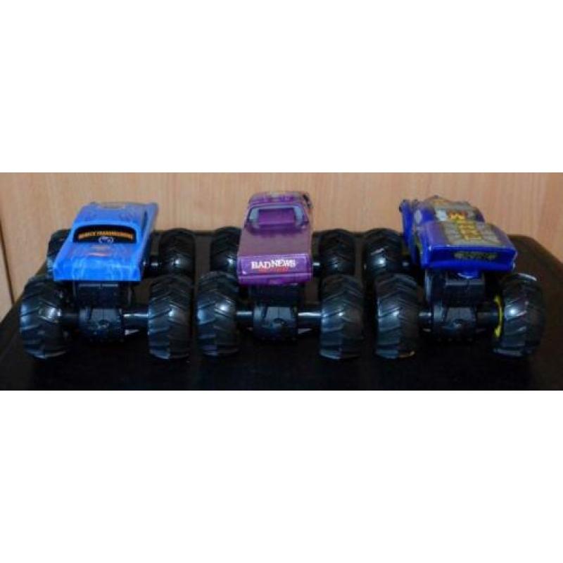 3 Mattel Monstertrucks