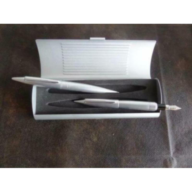 Moderne balpen met vulpen in box All metal Met alu. Box Bewe